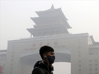 922160-beijing-pollution-at-dangerous-levels