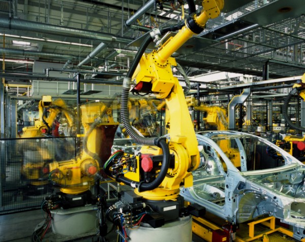 Aumenta la produzione industriale a giugno. In evidenza il settore auto