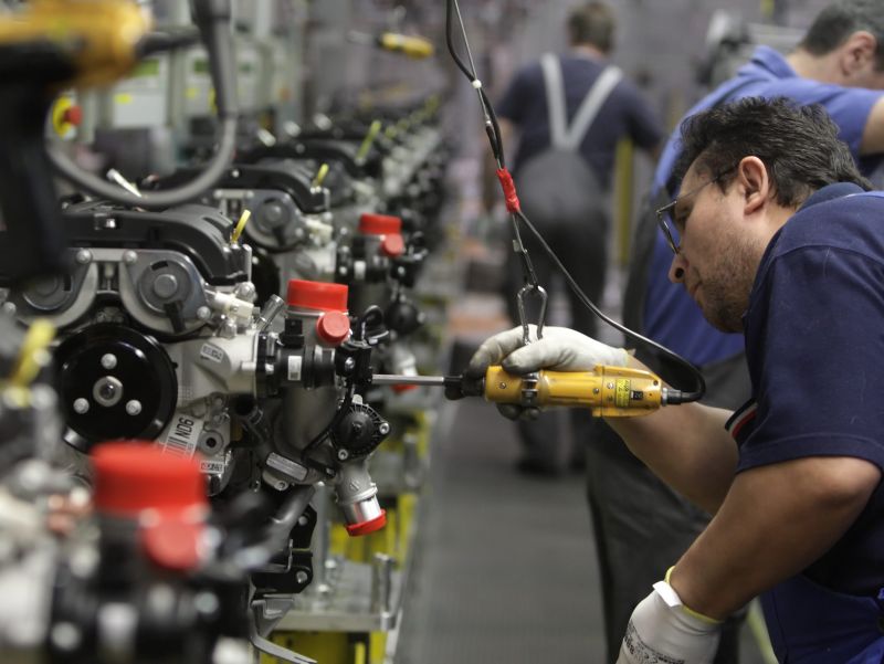 A dicembre produzione industriale a +1,6%