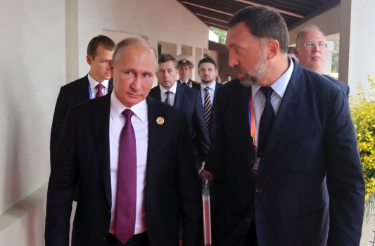 Deripaska cede la direzione di Rusal ed evita le sanzioni