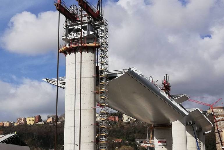 L'ultima maxi-campata del Ponte di Genova Fincantieri la dedica all'Italia