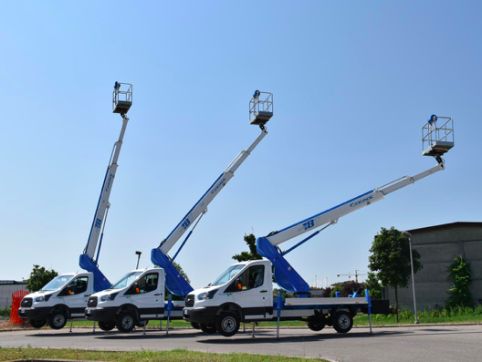 Piattaforma autocarrata con cestello telescopico 18T SPEED